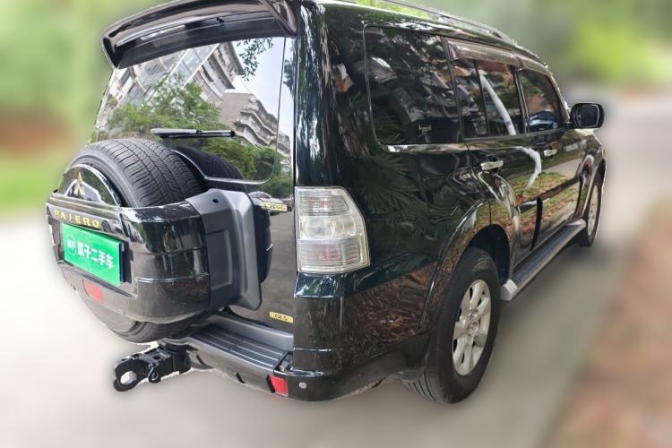 Used Mitsubishi Pajero 2009 3.8L 5-Door Premium Edition Rear Right 45 Deg