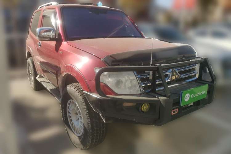 Used Mitsubishi Pajero 2009 3.8L 3-Door Cool Edition Front Right 45 Deg