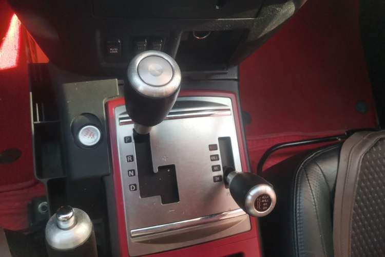 Used Mitsubishi Pajero 2009 3.8L 3-Door Cool Edition Gear Lever