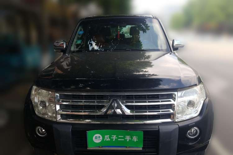 Used Mitsubishi Pajero 2010 3.0L Automatic Elite Edition Front