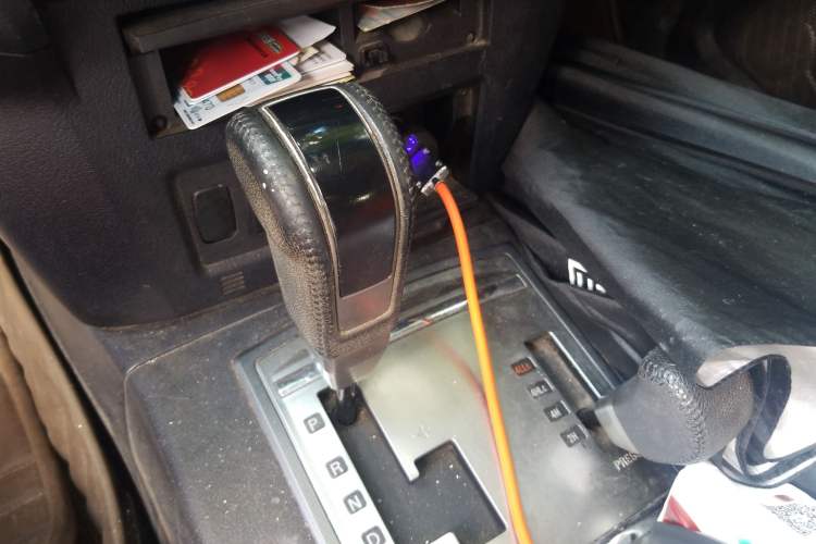 Used Mitsubishi Pajero 2010 3.0L Automatic Elite Edition Gear Lever
