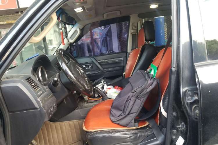 Used Mitsubishi Pajero 2010 3.0L Automatic Elite Edition Left Front Seat