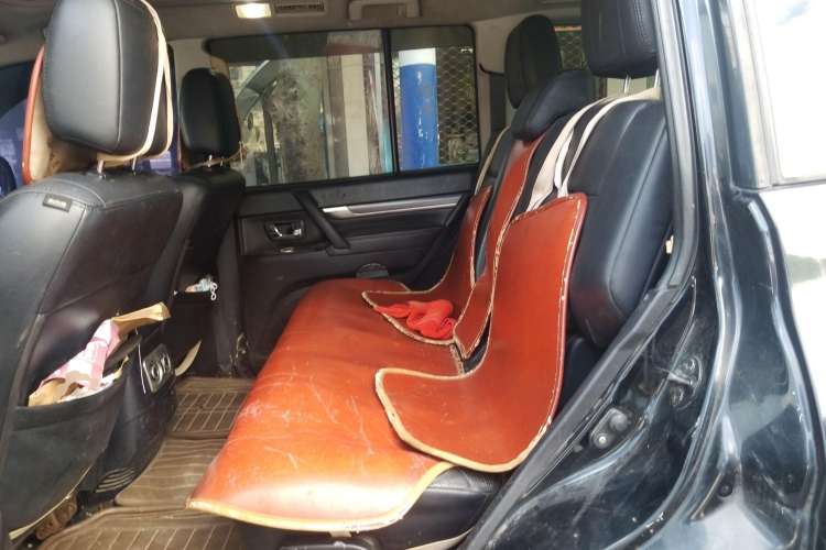 Used Mitsubishi Pajero 2010 3.0L Automatic Elite Edition Left Rear Seat