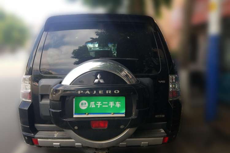 Used Mitsubishi Pajero 2010 3.0L Automatic Elite Edition Rear