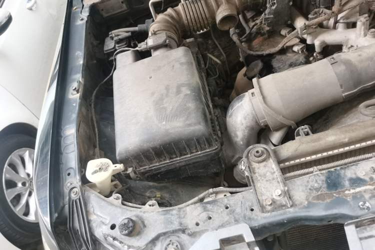 Used Mitsubishi Pajero 2010 3.0L Automatic Elite Edition Engine Bay Right