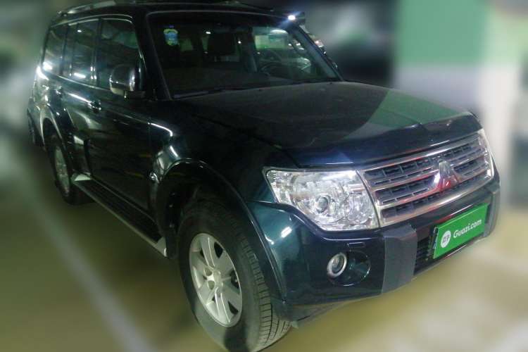 Used Mitsubishi Pajero 2010 3.0L Automatic Elite Edition Front Right 45 Deg