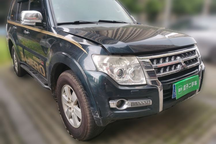 Used Mitsubishi Pajero 2010 3.0L Automatic Elite Edition Front Right 45 Deg