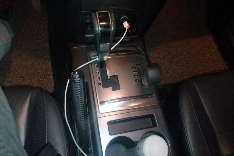 Used Mitsubishi Pajero 2010 3.0L Automatic Elite Edition Gear Lever
