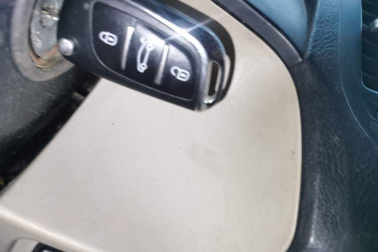 Used Mitsubishi Pajero 2010 3.0L Automatic Elite Edition Vehicle Key