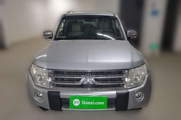 Used Mitsubishi Pajero 2010 3.0L Automatic Elite Edition Front
