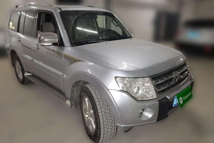 Used Mitsubishi Pajero 2010 3.0L Automatic Elite Edition Front Right 45 Deg