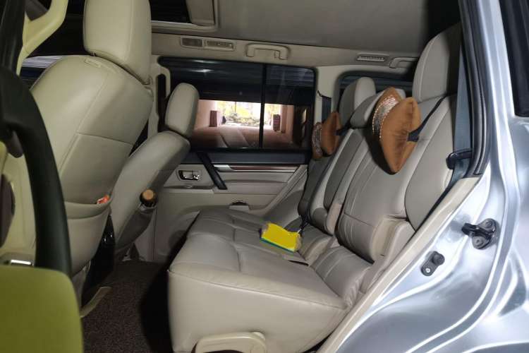 Used Mitsubishi Pajero 2010 3.0L Automatic Elite Edition Left Rear Seat