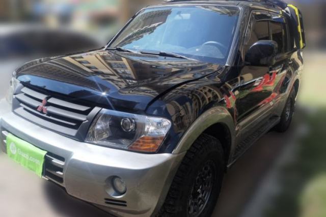 Gebrauchter Mitsubishi Pajero 2011 V73 3.0L AT GLX