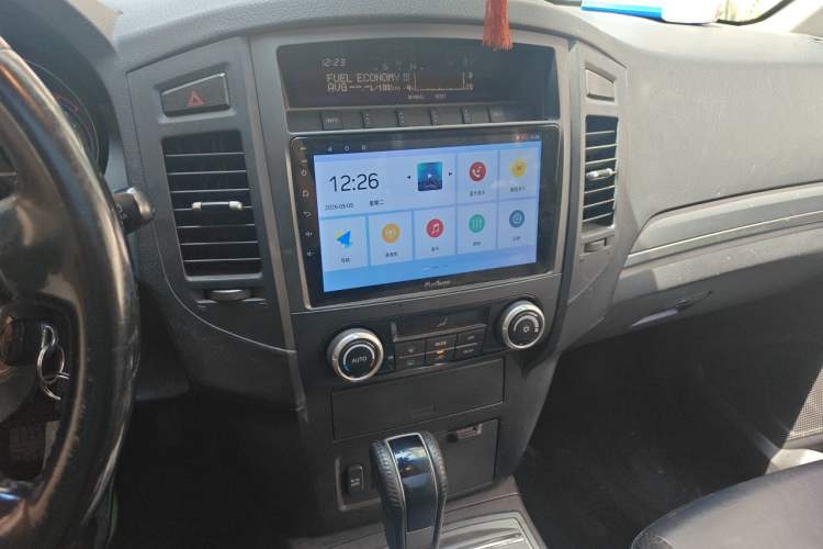 Used Mitsubishi Pajero 2011 3.0L Elite Overdrive Edition Audio And AC Panel