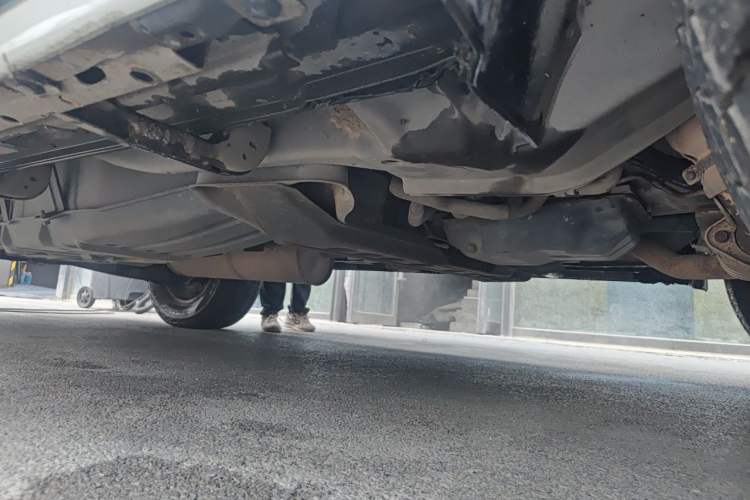 Used Mitsubishi Pajero 2011 3.8L Premium Edition Chassis Front Right