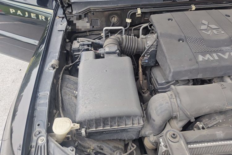 Used Mitsubishi Pajero 2011 3.8L Premium Edition Engine Bay Right