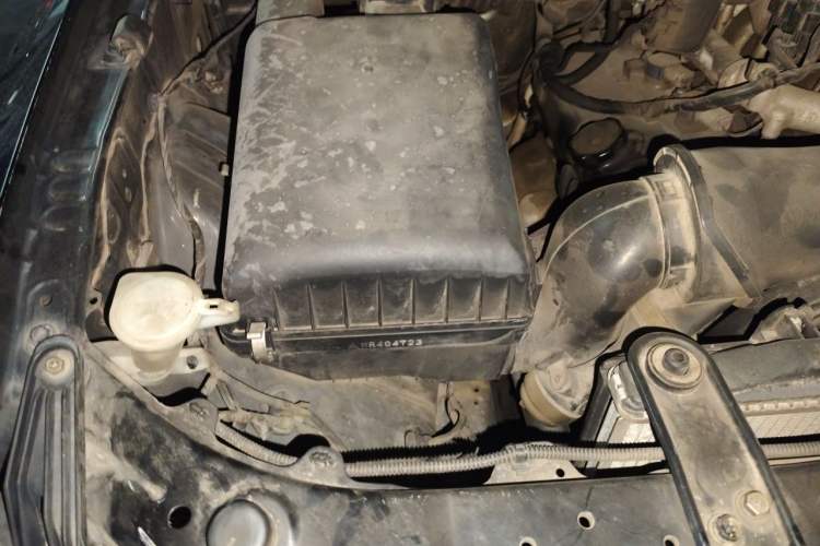 Used Mitsubishi Pajero 2011 3.0L Elite Edition Engine Bay Right