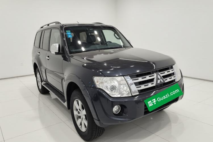 Used Mitsubishi Pajero 2011 3.0L Elite Edition Exterior 1
