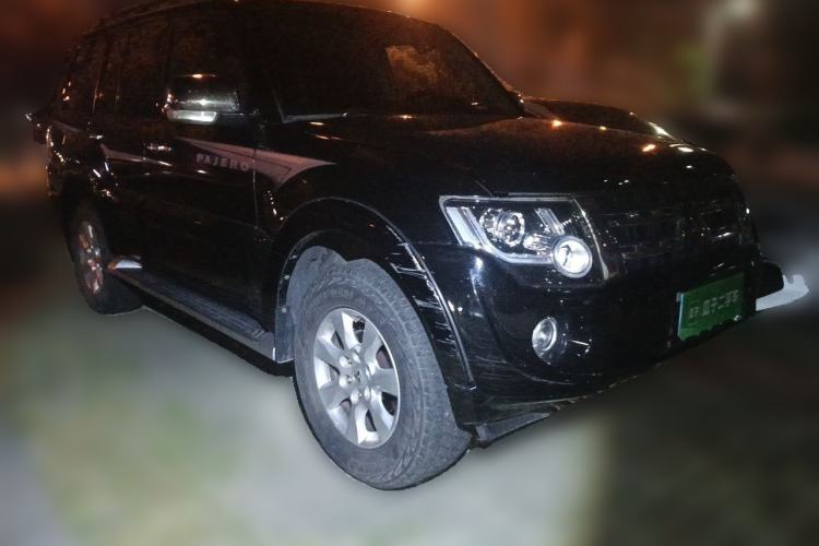 Used Mitsubishi Pajero 2011 3.0L Elite Edition Front Right 45 Deg