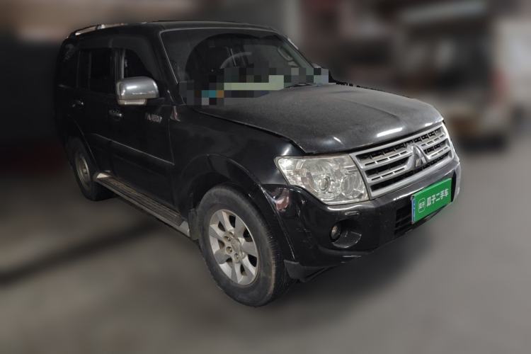 Used Mitsubishi Pajero 2011 3.0L Elite Edition Front Right 45 Deg