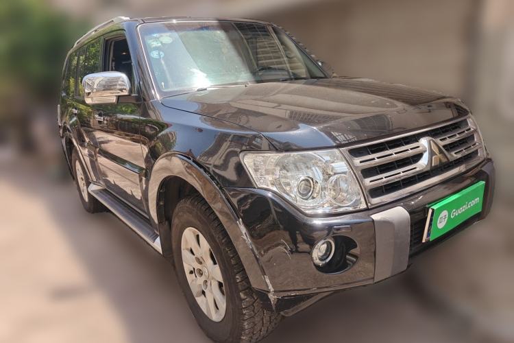 Used Mitsubishi Pajero 2011 3.0L Elite Overdrive Edition Front Right 45 Deg