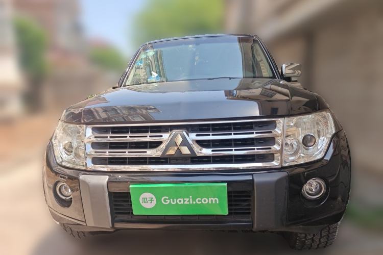 Used Mitsubishi Pajero 2011 3.0L Elite Overdrive Edition Front