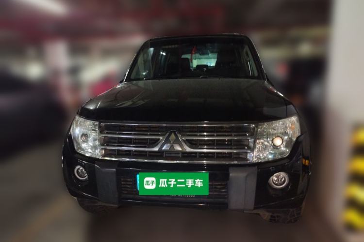Used Mitsubishi Pajero 2011 3.0L Elite Edition Front