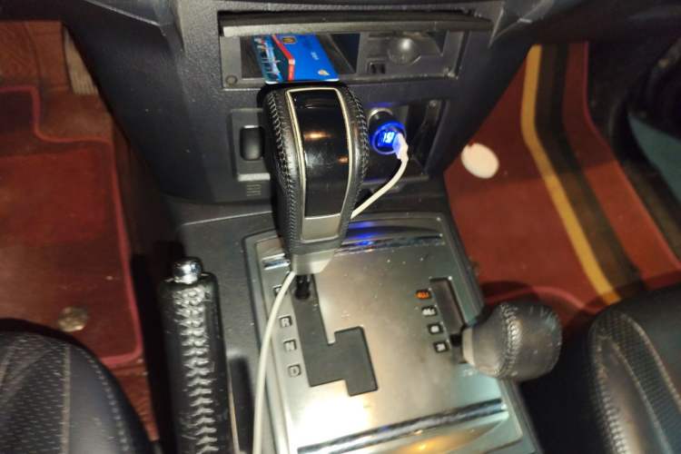 Used Mitsubishi Pajero 2011 3.0L Elite Edition Gear Lever