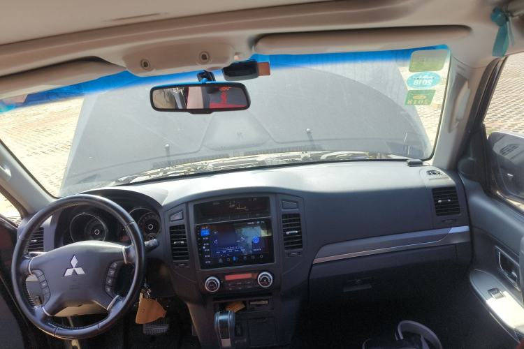 Used Mitsubishi Pajero 2011 3.0L Elite Edition Headliner