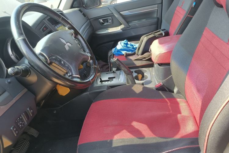 Used Mitsubishi Pajero 2011 3.0L Elite Edition Left Front Seat