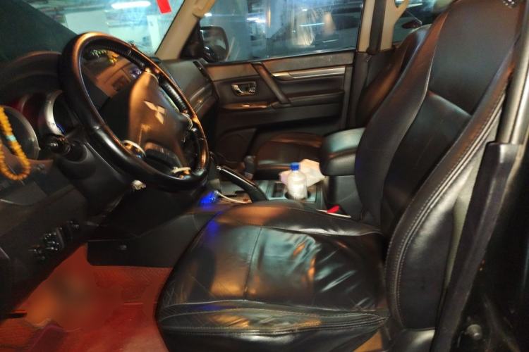 Used Mitsubishi Pajero 2011 3.0L Elite Edition Left Front Seat