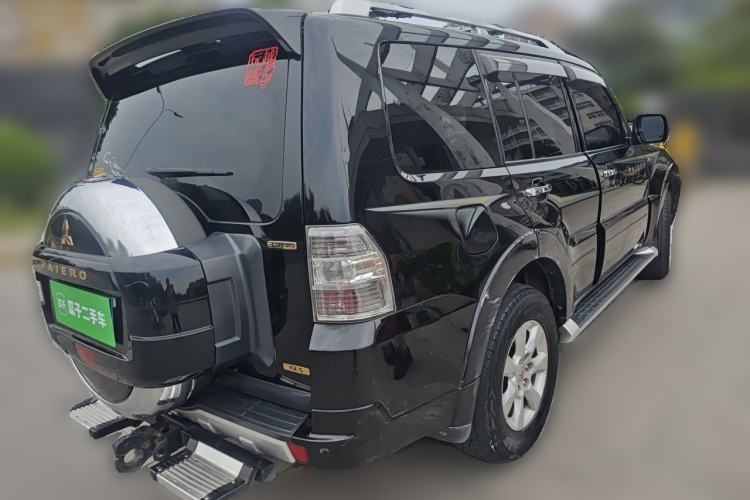 Used Mitsubishi Pajero 2011 3.8L Premium Edition Rear Right 45 Deg