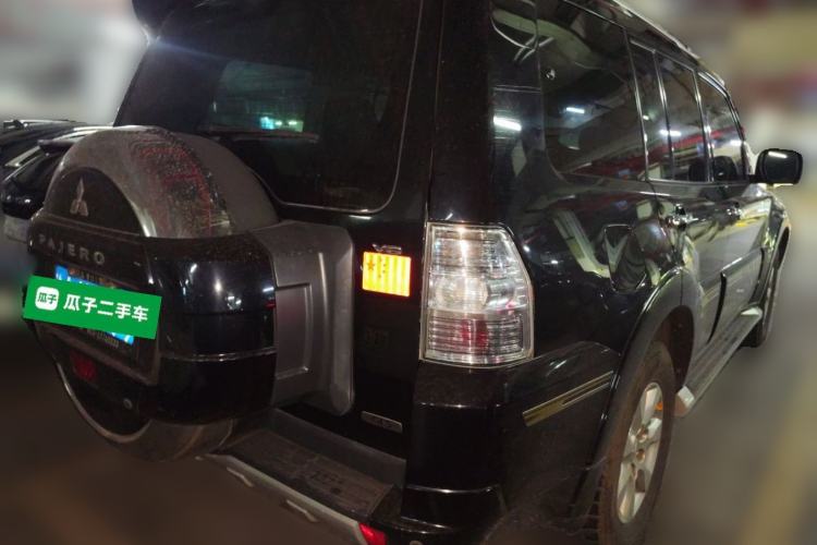 Used Mitsubishi Pajero 2011 3.0L Elite Edition Rear Right 45 Deg