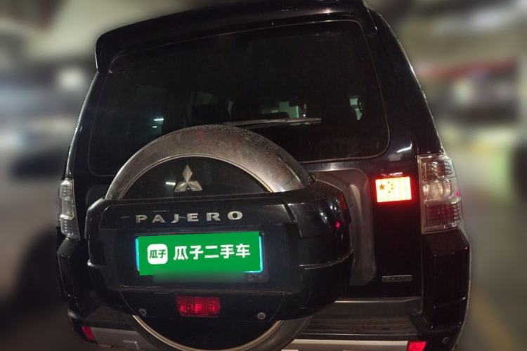 Used Mitsubishi Pajero 2011 3.0L Elite Edition Rear