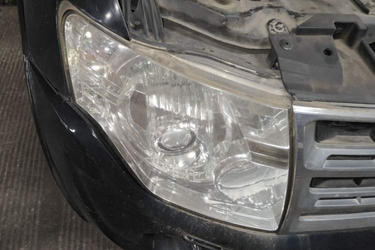 Used Mitsubishi Pajero 2011 3.0L Elite Edition Right Front Headlight