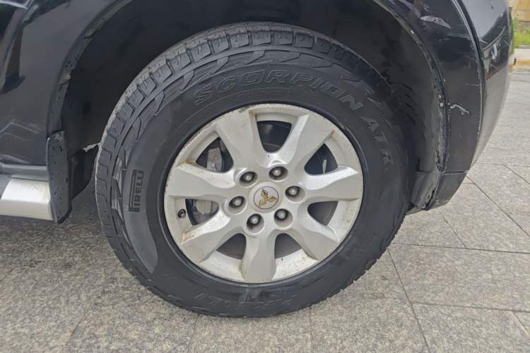 Used Mitsubishi Pajero 2011 3.8L Premium Edition Right Front Wheel Hub