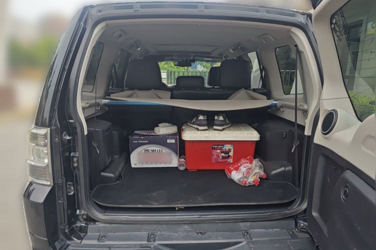 Used Mitsubishi Pajero 2011 3.8L Premium Edition Trunk
