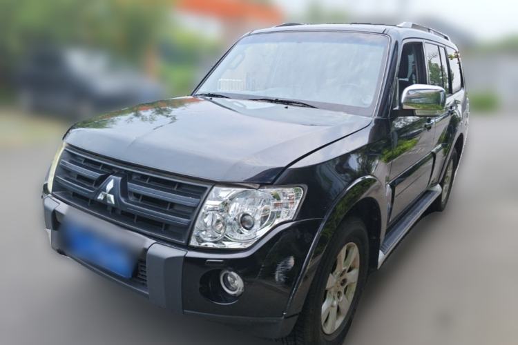 Used Mitsubishi Pajero 2011 3.0L Luxury Edition Guazi used car, China used car export, Used car for sale, Used  cars, Cheapest cars for sale