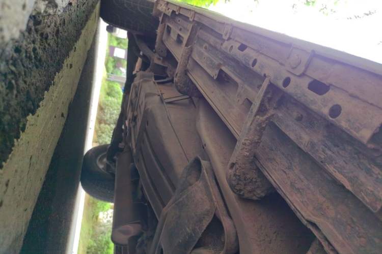 Used Mitsubishi Pajero 2011 3.0L Elite Overdrive Edition Chassis Front Right