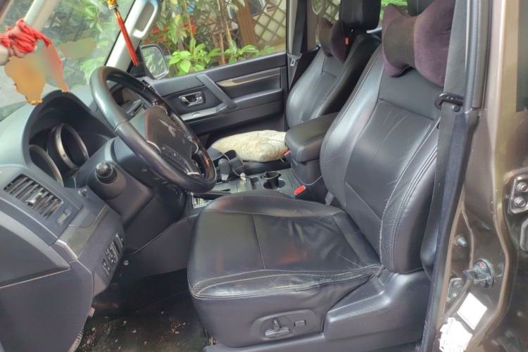 Used Mitsubishi Pajero 2011 3.0L Elite Overdrive Edition Left Front Seat