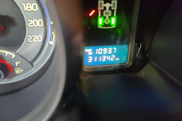 Used Mitsubishi Pajero 2011 3.0L Elite Overdrive Edition Odometer Close Up