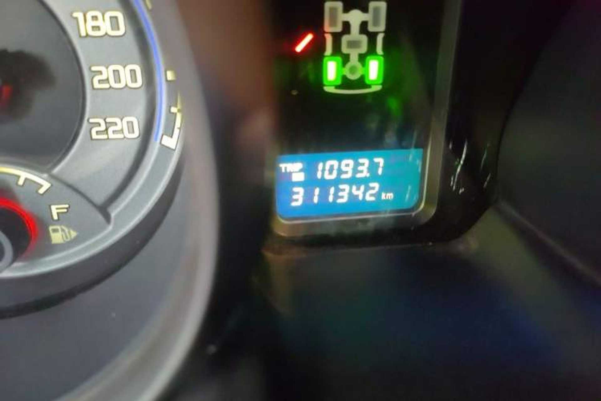 Used Mitsubishi Pajero 2011 3.0L Elite Overdrive Edition Odometer Close Up