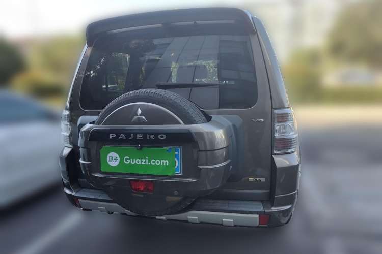 Used Mitsubishi Pajero 2011 3.0L Elite Edition Rear