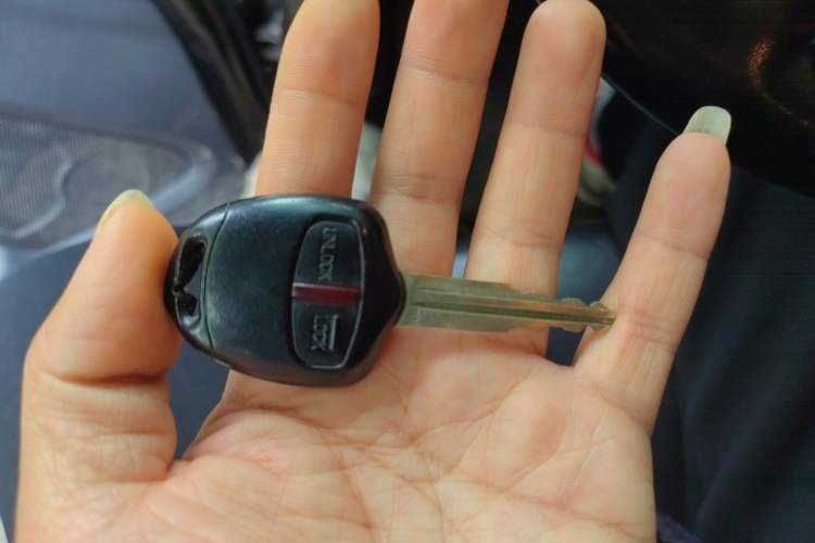 Used Mitsubishi Pajero 2011 3.0L Elite Overdrive Edition Vehicle Key