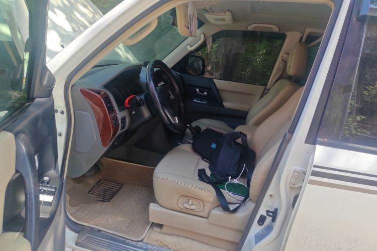 Used Mitsubishi Pajero 2011 V73 3.0L AT GLS Driver Seat