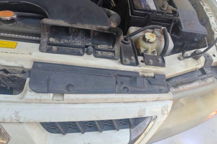 Used Mitsubishi Pajero 2011 V73 3.0L AT GLS Engine Bay Left