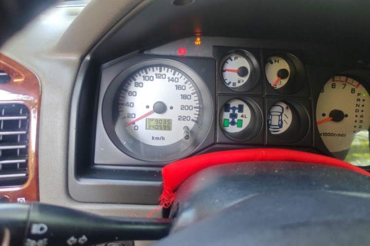 Used Mitsubishi Pajero 2011 V73 3.0L AT GLS Odometer Close Up