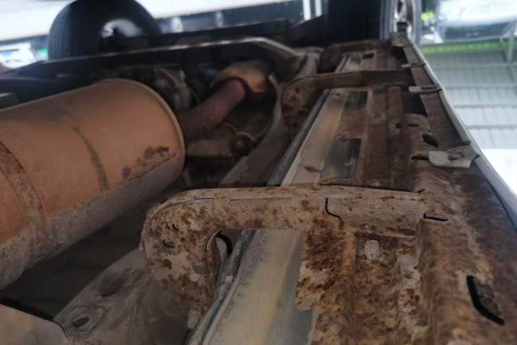 Used Mitsubishi Pajero 2011 V73 3.0L MT GL Chassis Rear Left