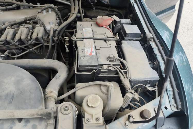Used Mitsubishi Pajero 2011 V73 3.0L AT GLX Engine Bay Left