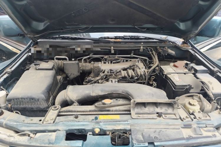 Used Mitsubishi Pajero 2011 V73 3.0L AT GLX Engine Bay